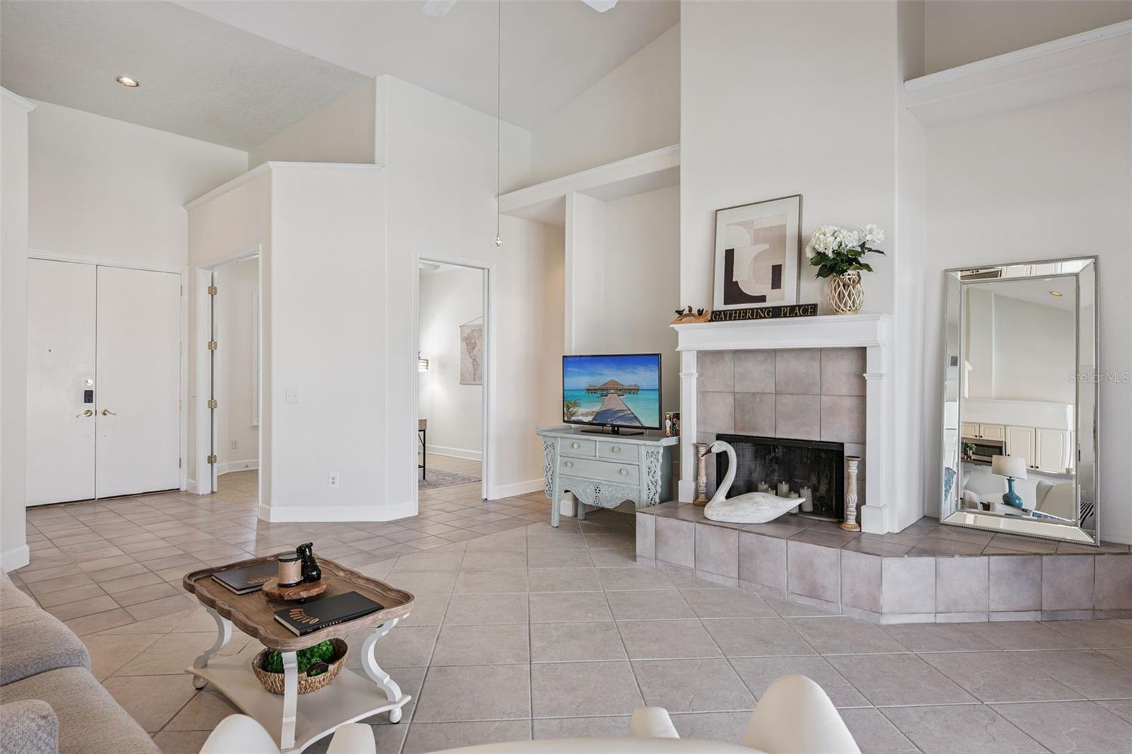 8072 CANYON LAKE CIR