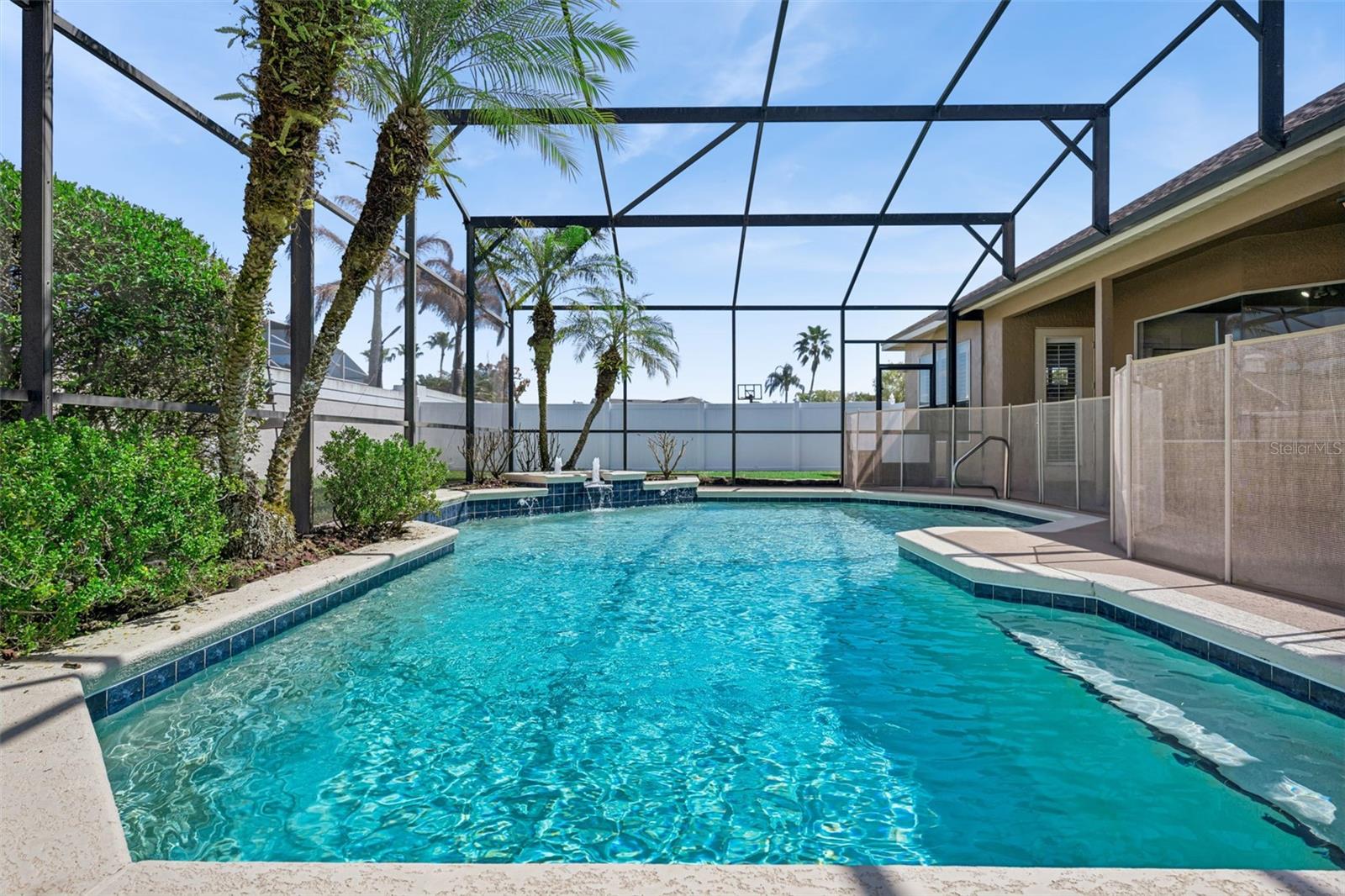 8072 CANYON LAKE CIR