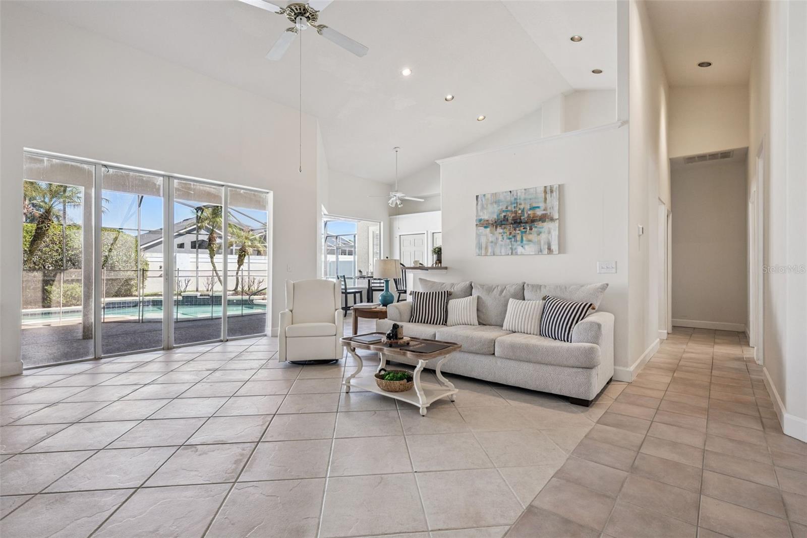 8072 CANYON LAKE CIR