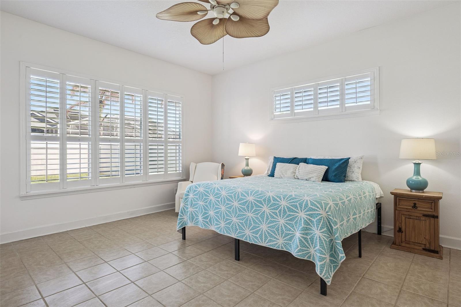 8072 CANYON LAKE CIR