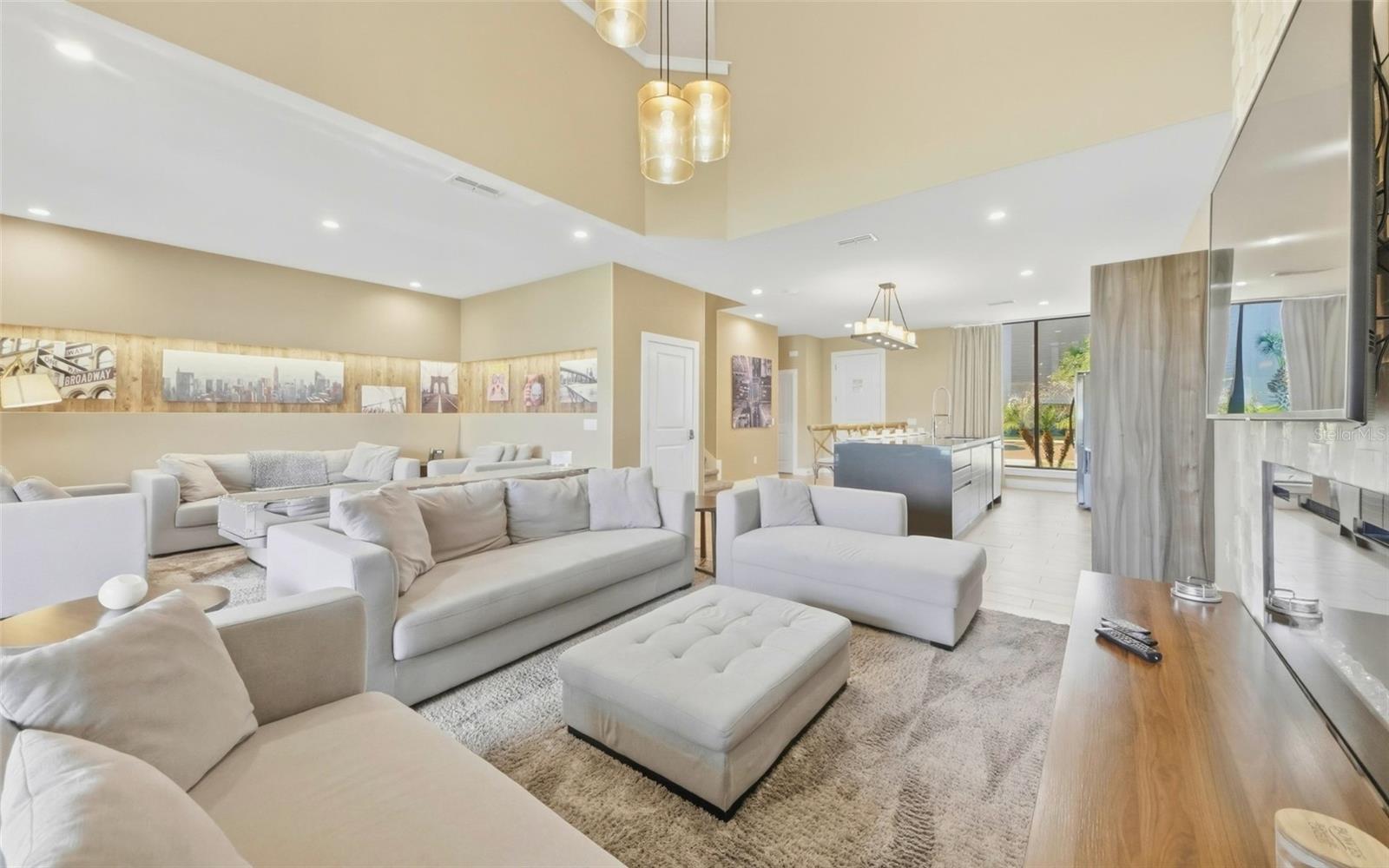 7455 BROOKLYN DR