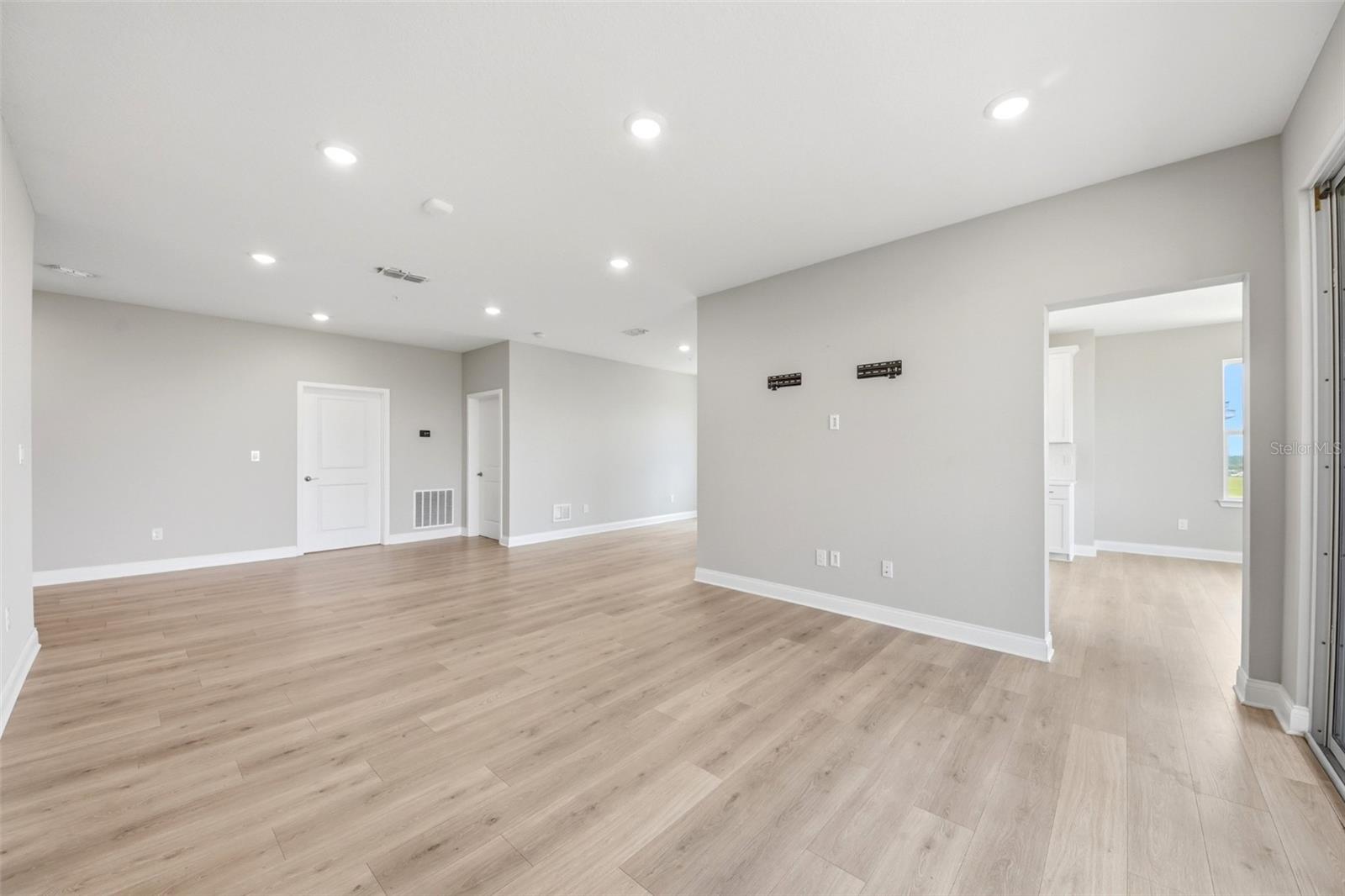 7521 LAUREATE BLVD #5403