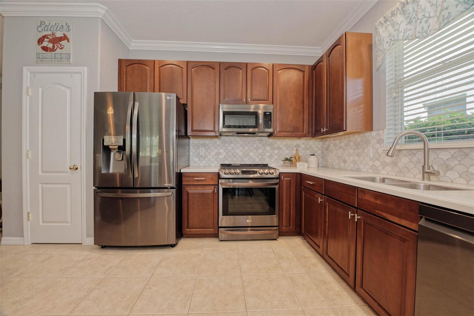 1671 SCARLETT AVE