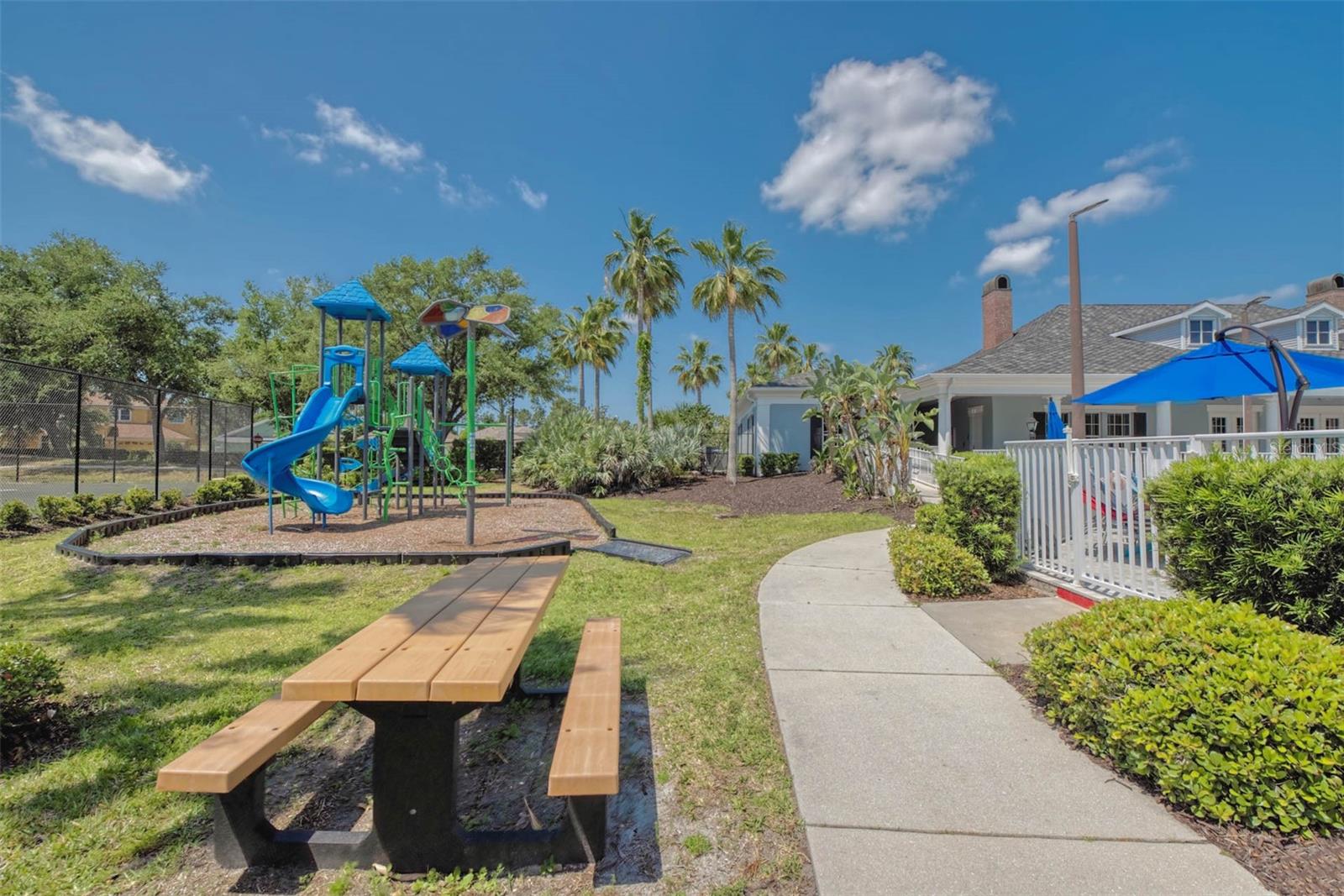1671 SCARLETT AVE