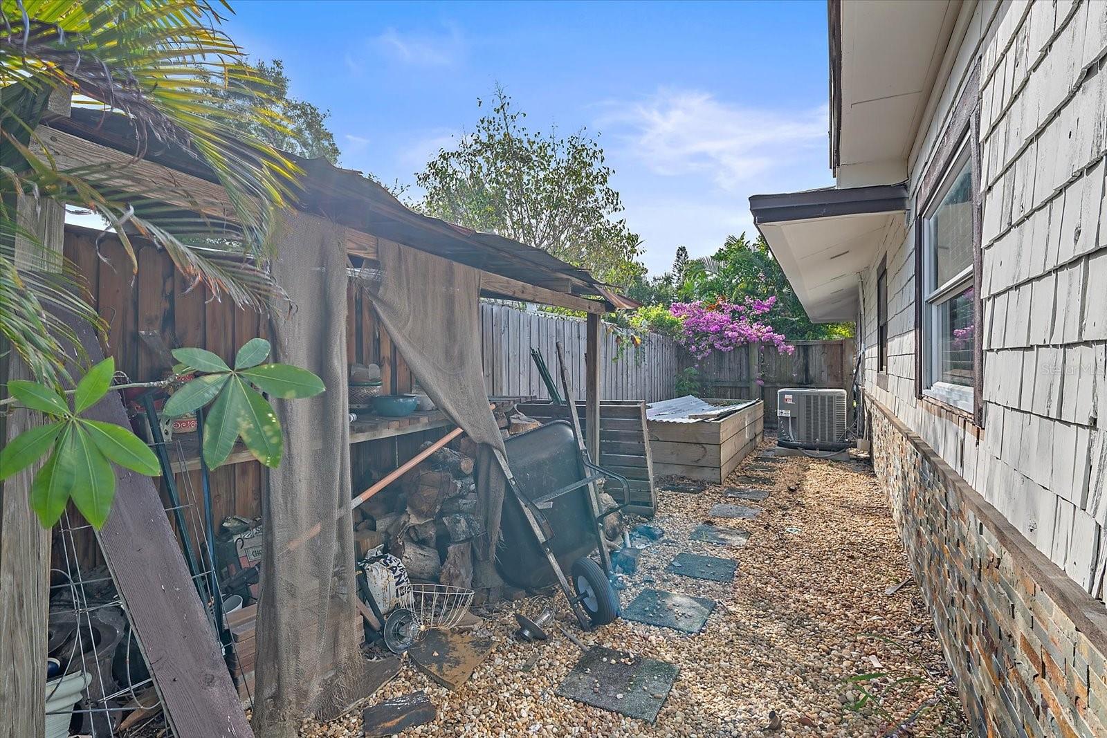 2313 LOMA LINDA ST