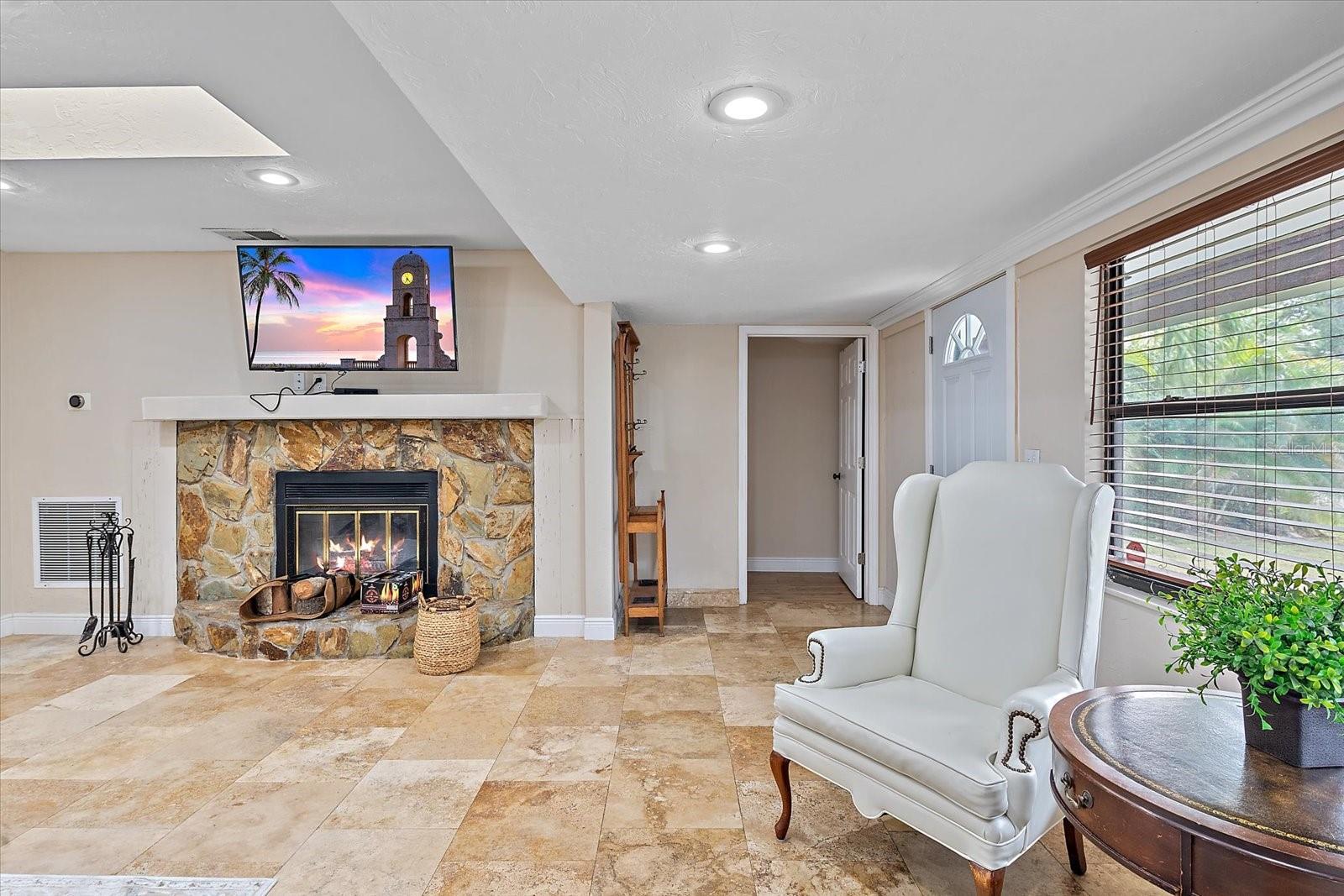 2313 LOMA LINDA ST