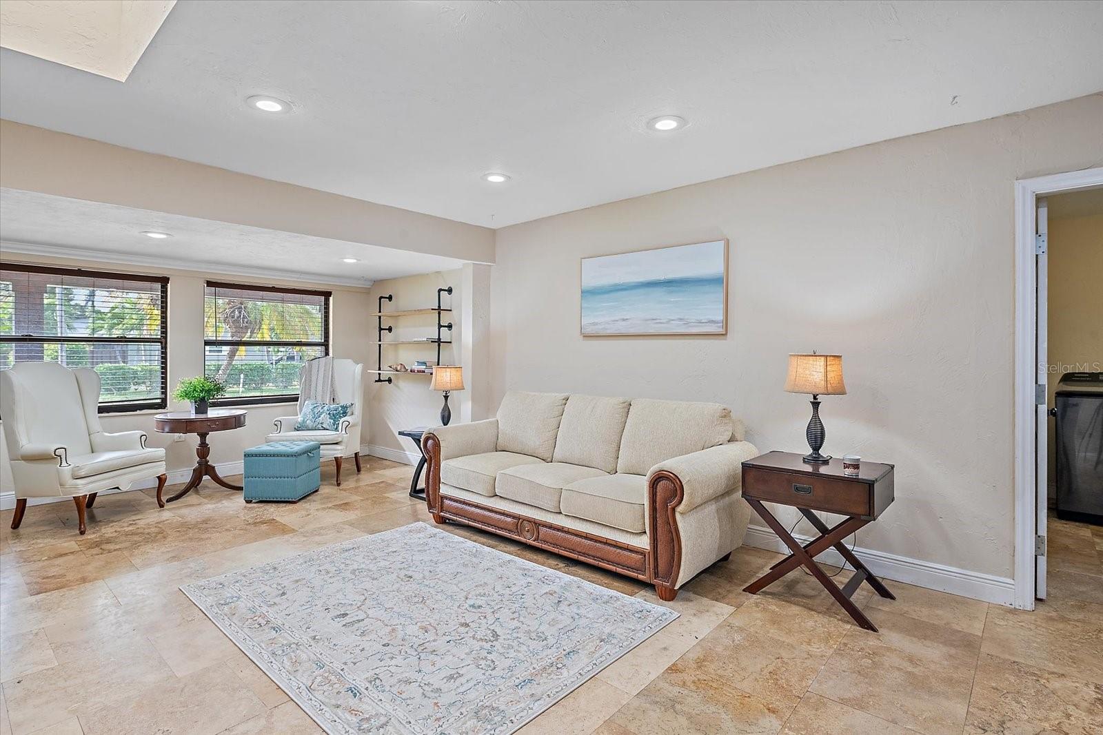 2313 LOMA LINDA ST