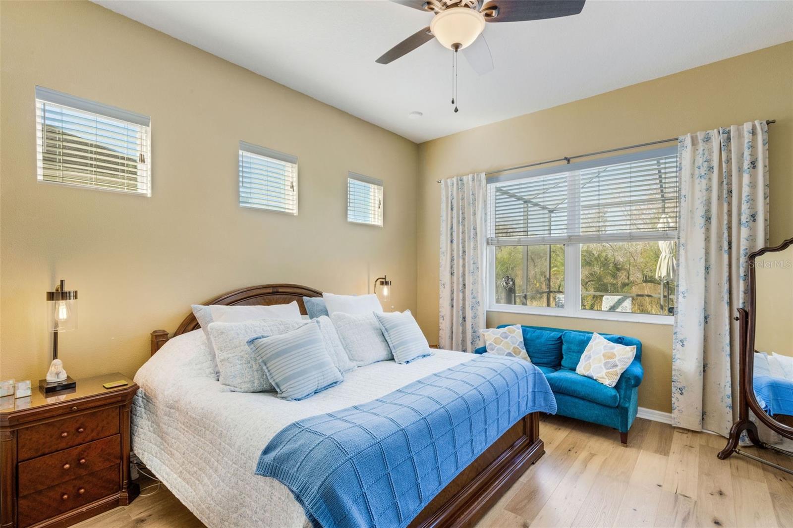 3715 MANORWOOD LOOP