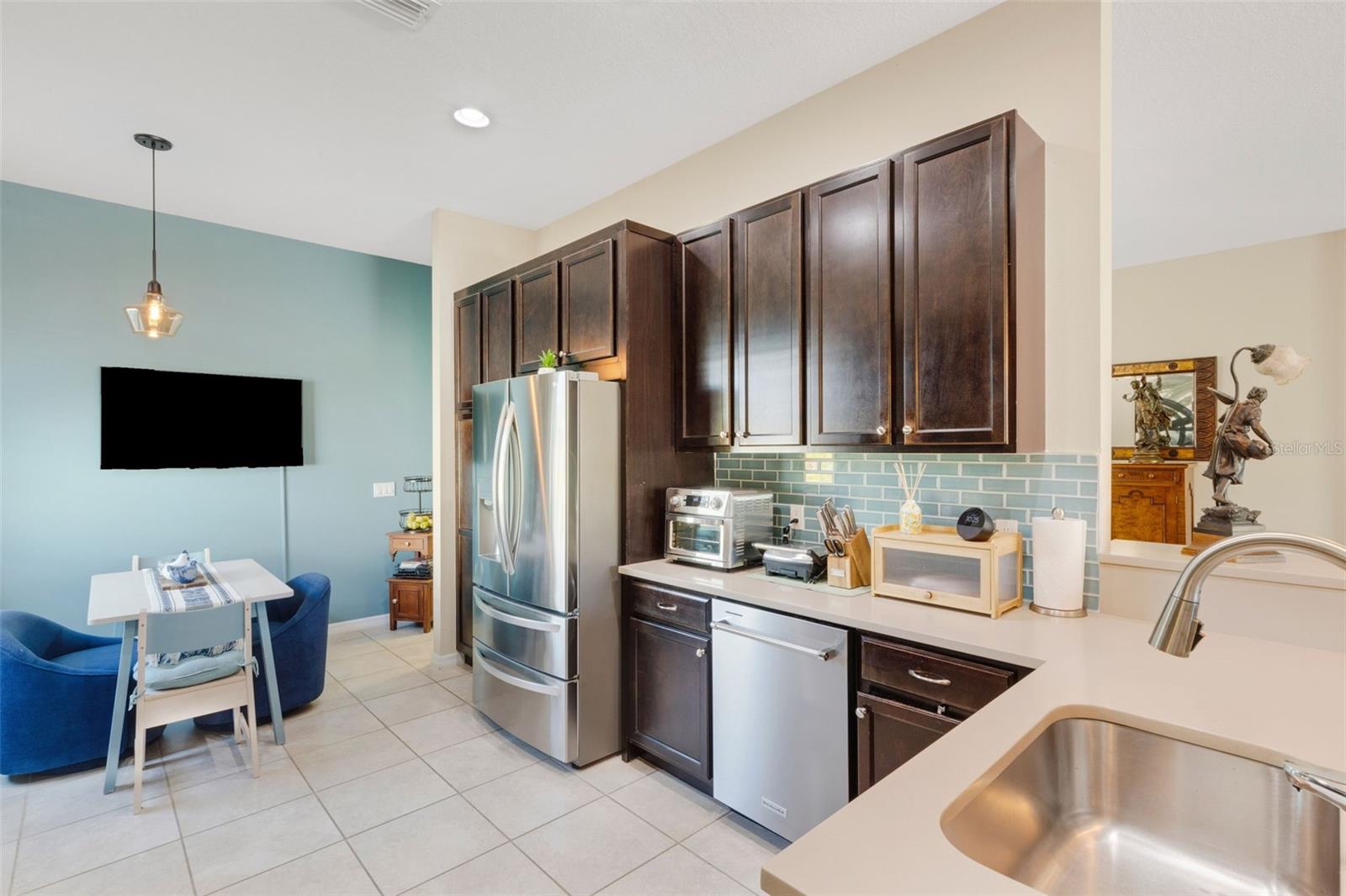 3715 MANORWOOD LOOP