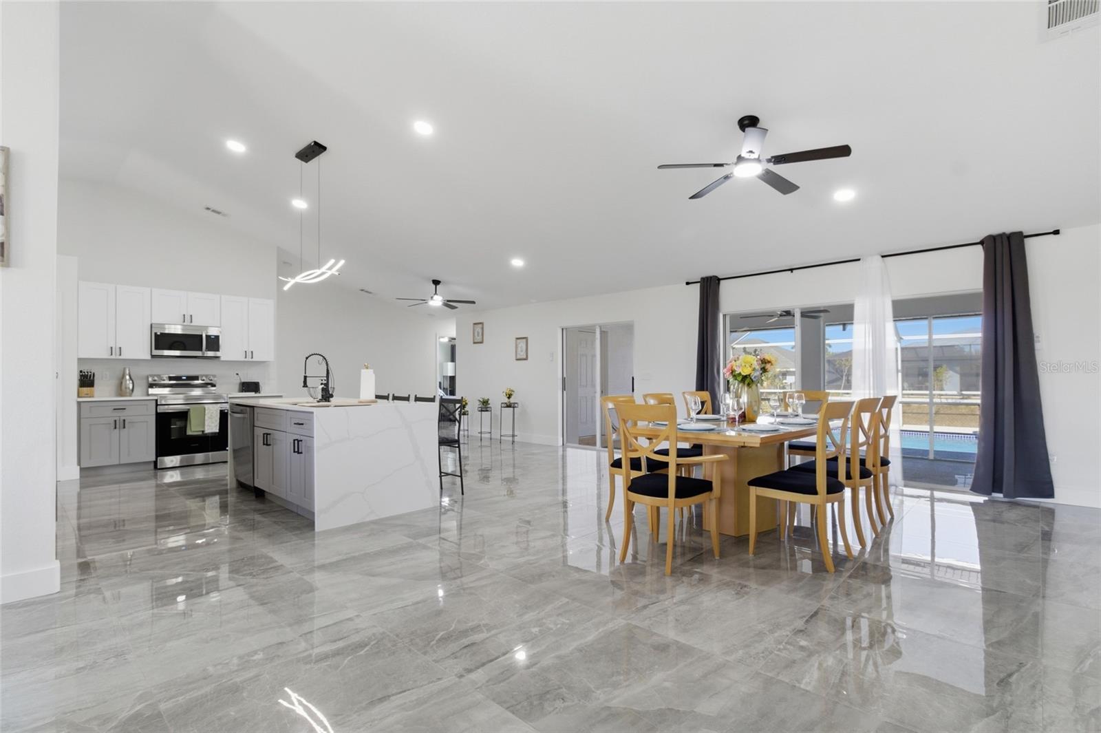 619 SW 26TH TER