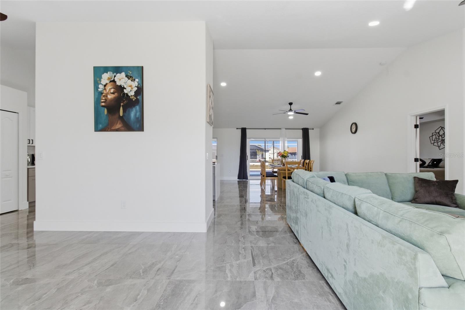 619 SW 26TH TER