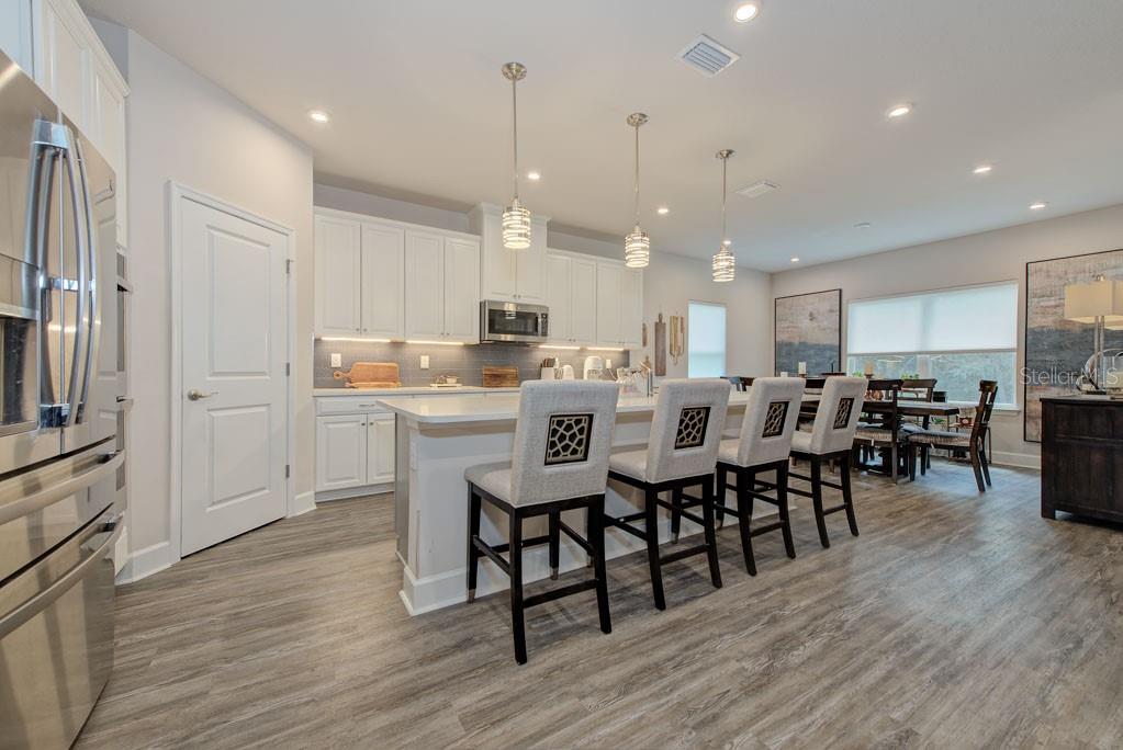 11415 61 ST E