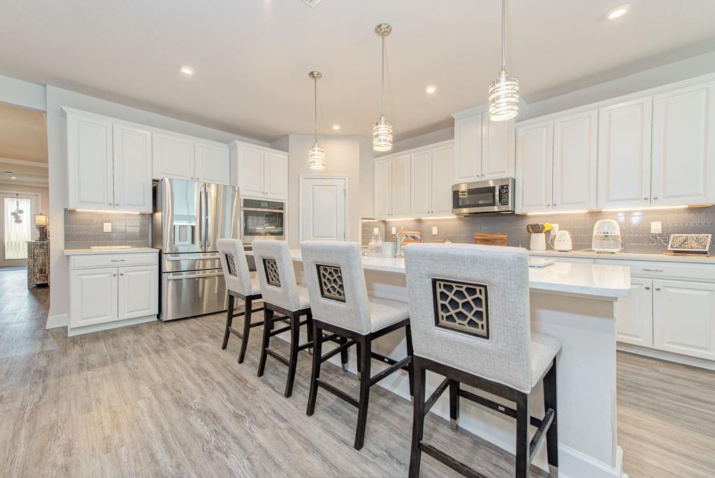 11415 61 ST E