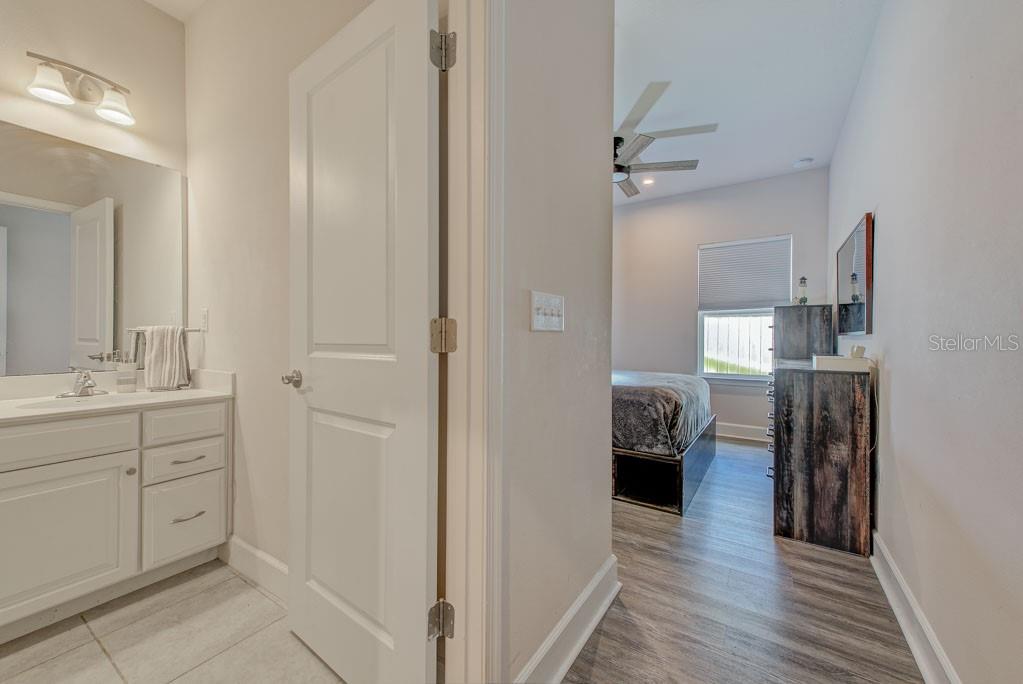 11415 61 ST E
