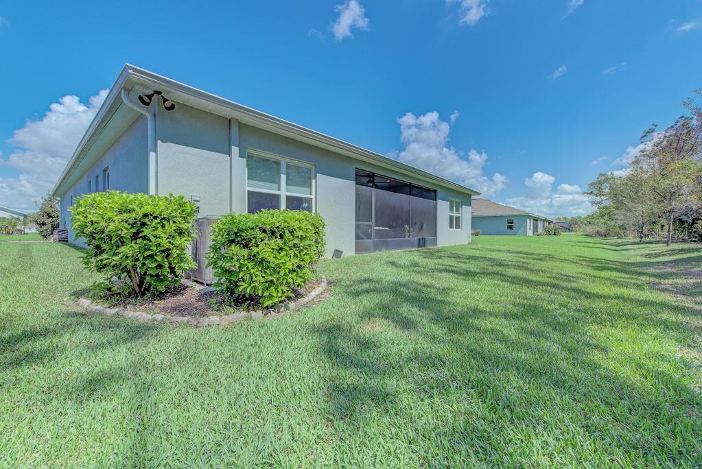 11415 61 ST E