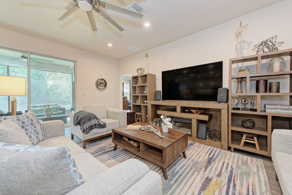 11415 61 ST E