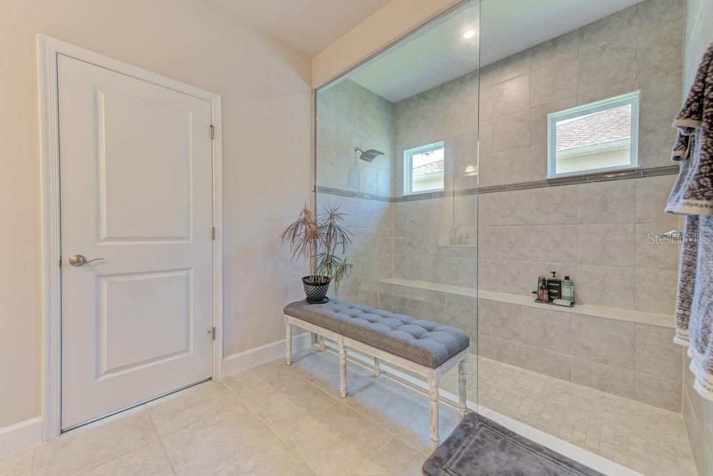 11415 61 ST E