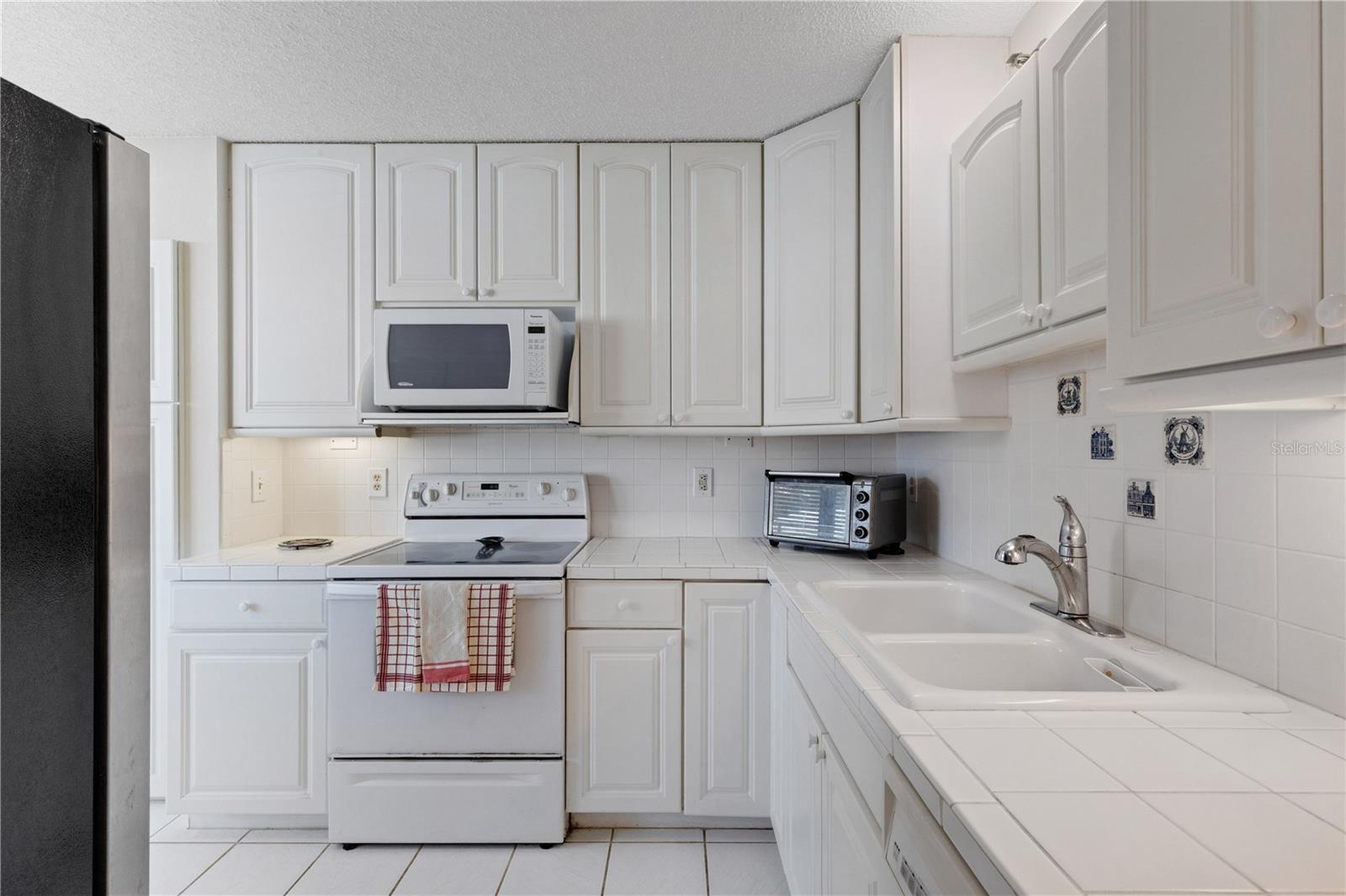 4480 FAIRWAYS BLVD #208