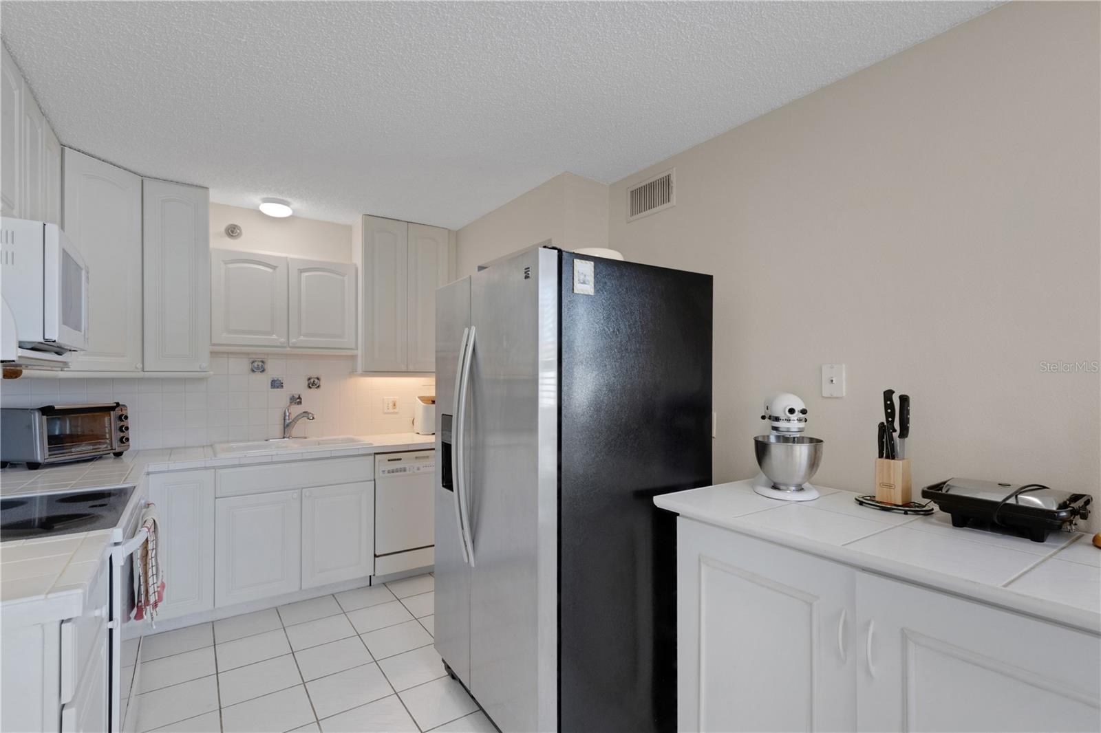 4480 FAIRWAYS BLVD #208