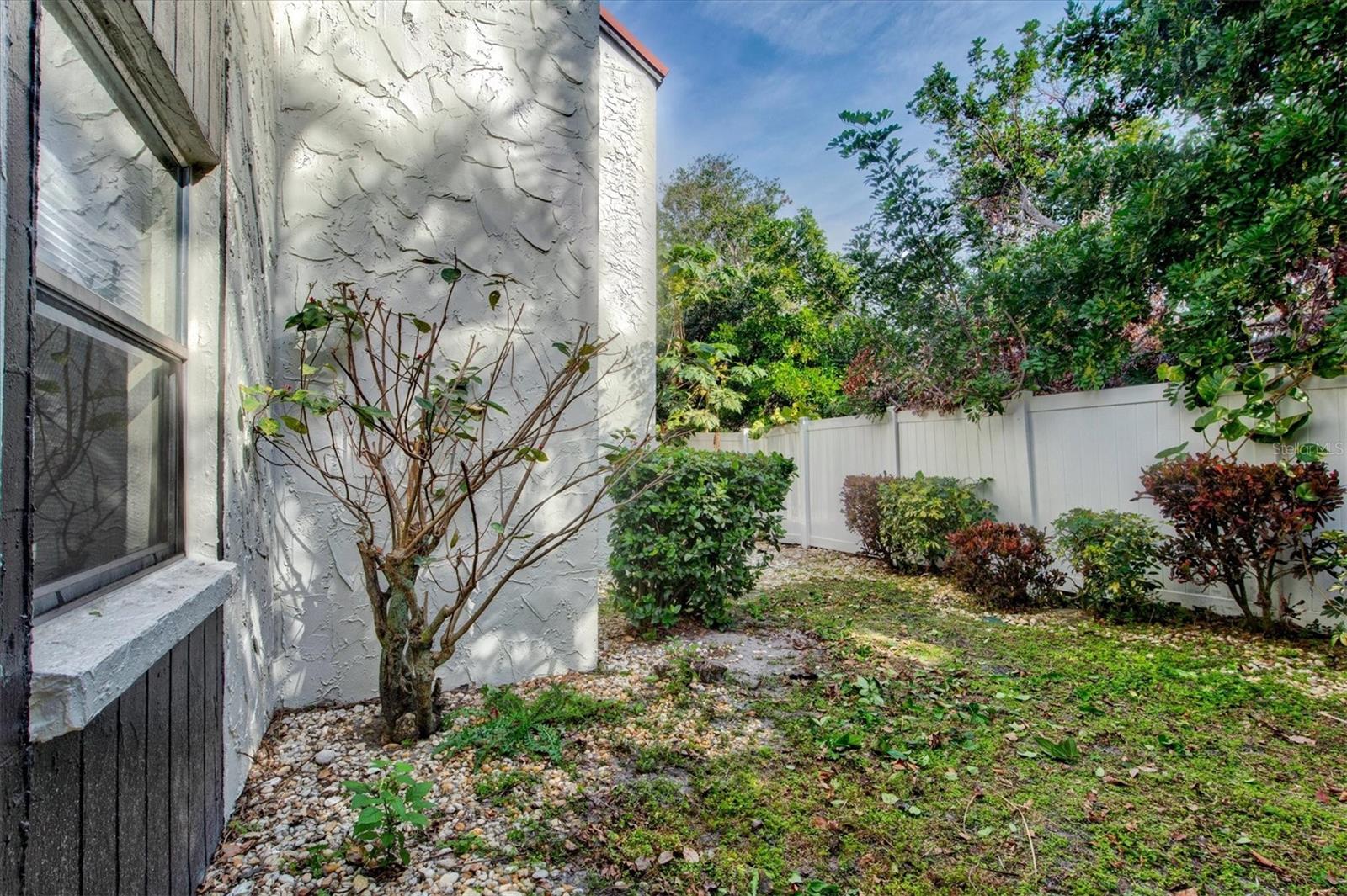 3275 BENEVA RD #104