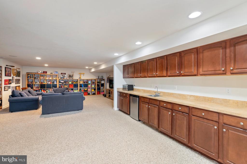 696 RELIANCE DRIVE