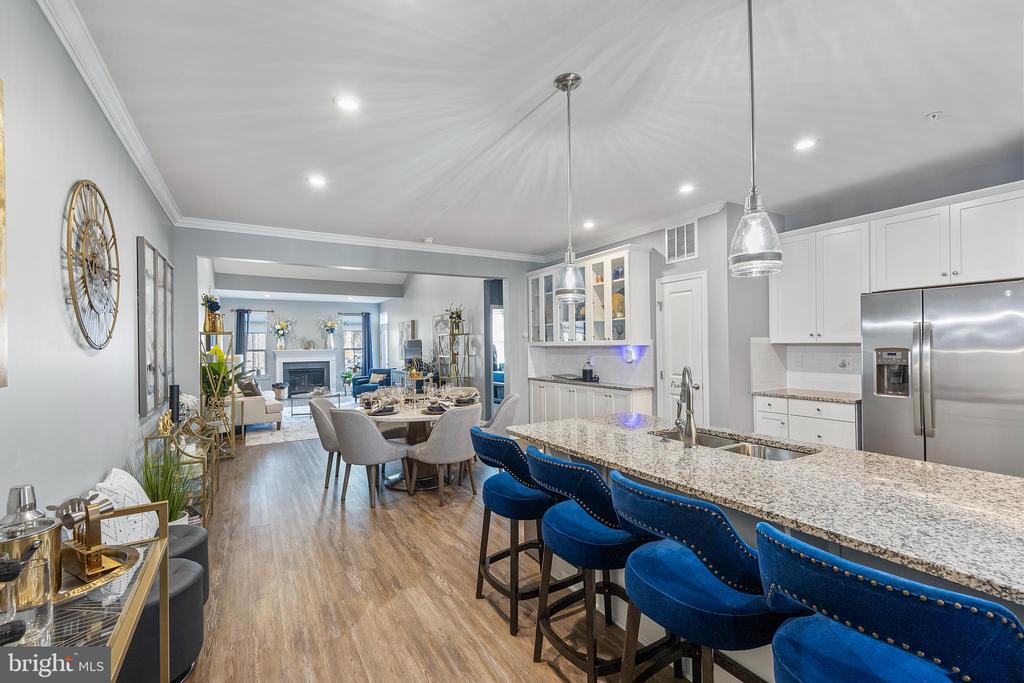 7720 PESTLE LANE