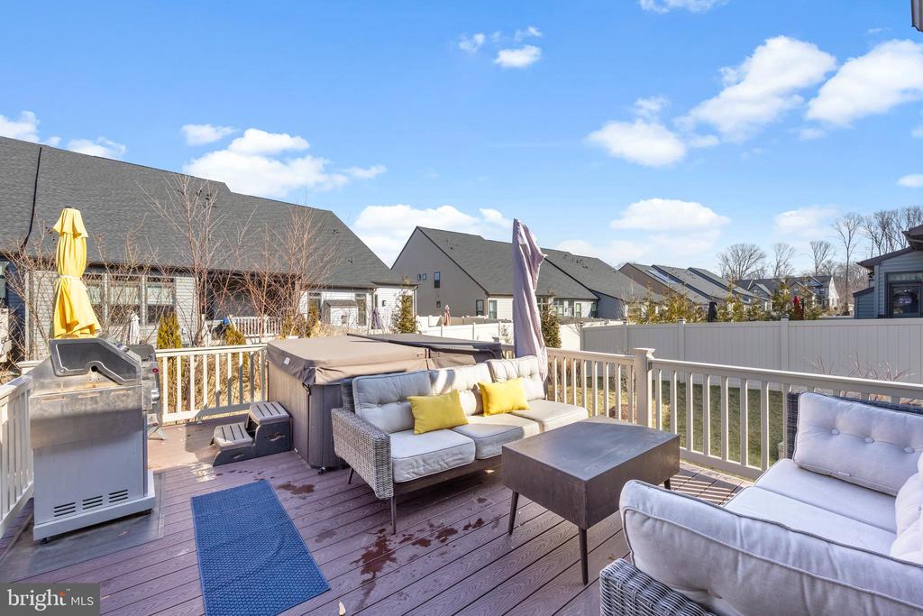 7720 PESTLE LANE