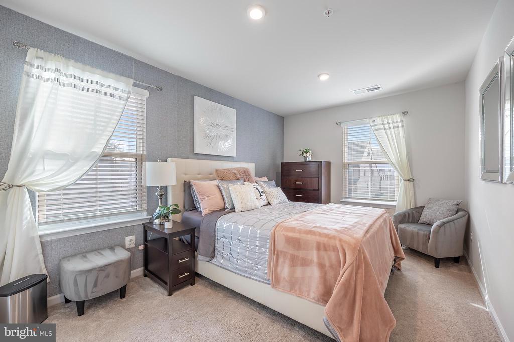 7720 PESTLE LANE