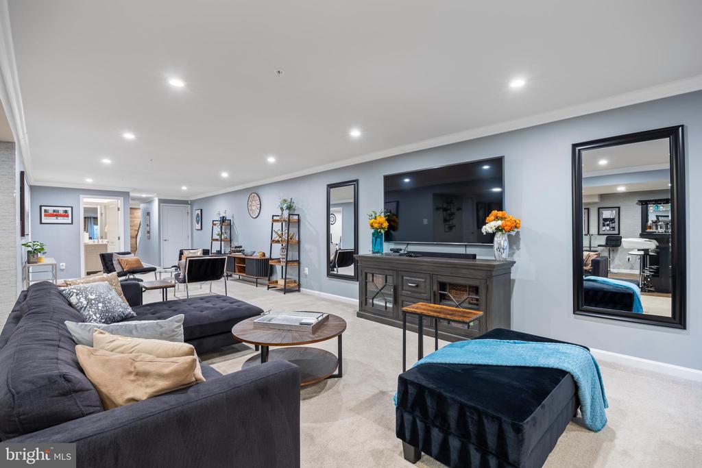 7720 PESTLE LANE