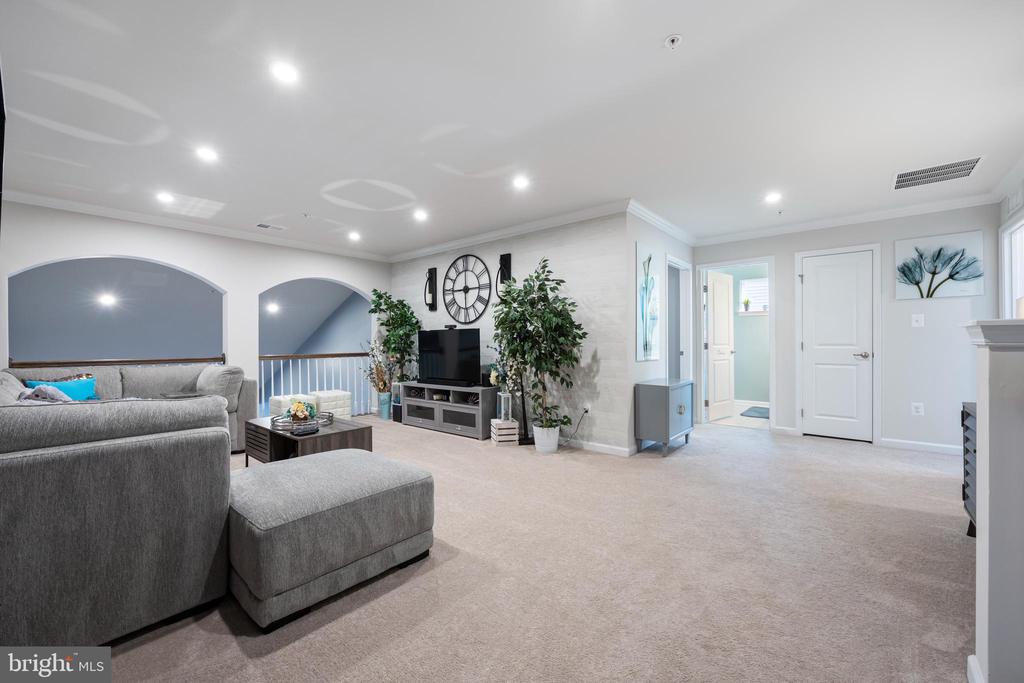 7720 PESTLE LANE