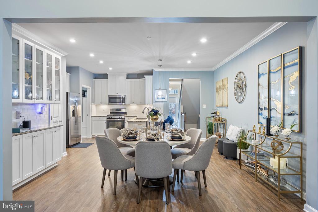 7720 PESTLE LANE