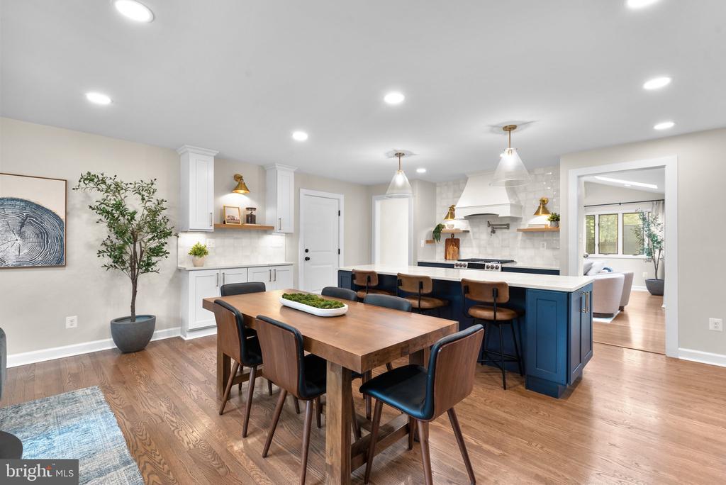 10 EMERSON COURT
