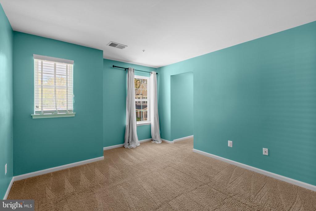 920 SAINT MARTINS LOOP