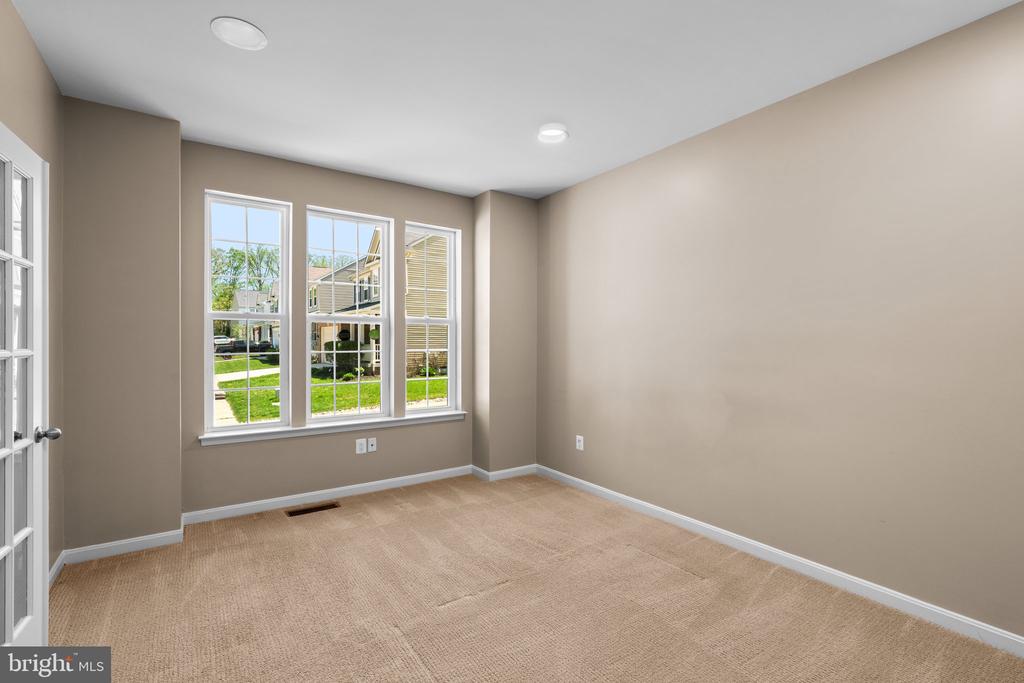 920 SAINT MARTINS LOOP