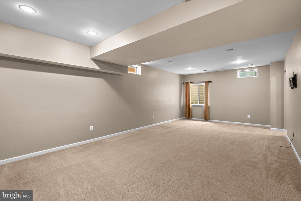920 SAINT MARTINS LOOP