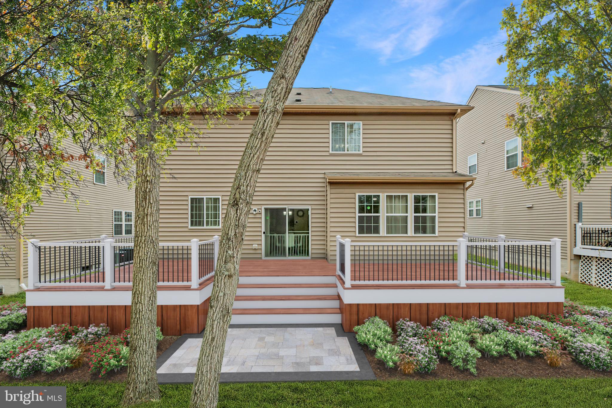 920 SAINT MARTINS LOOP