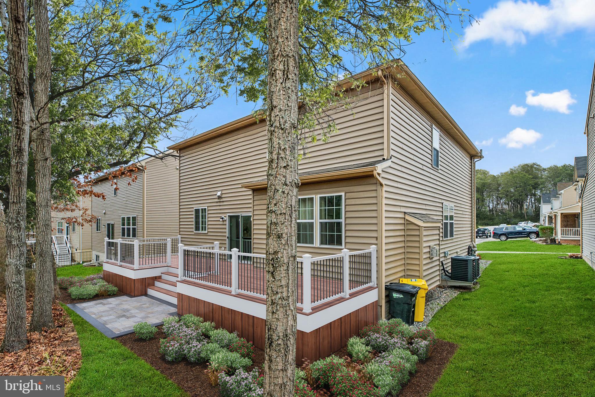 920 SAINT MARTINS LOOP