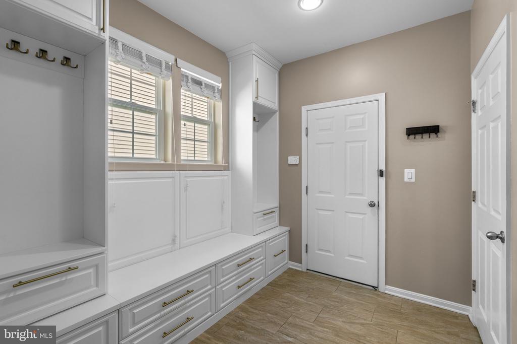 920 SAINT MARTINS LOOP