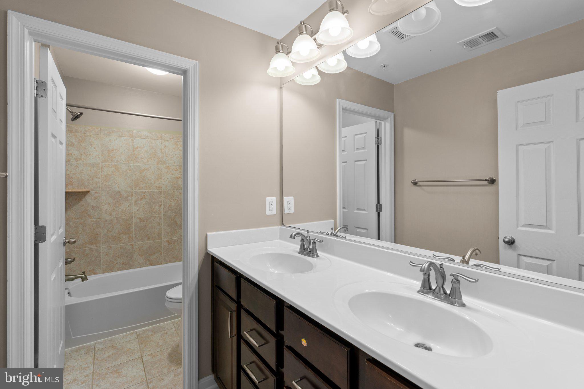 920 SAINT MARTINS LOOP