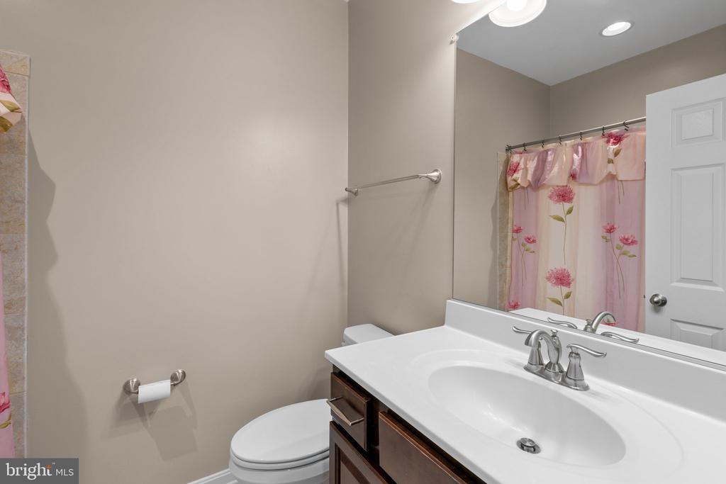 920 SAINT MARTINS LOOP