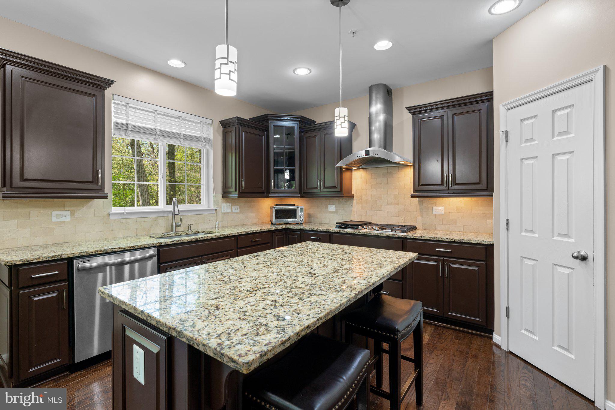 920 SAINT MARTINS LOOP