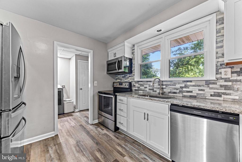 1616 COLONY ROAD