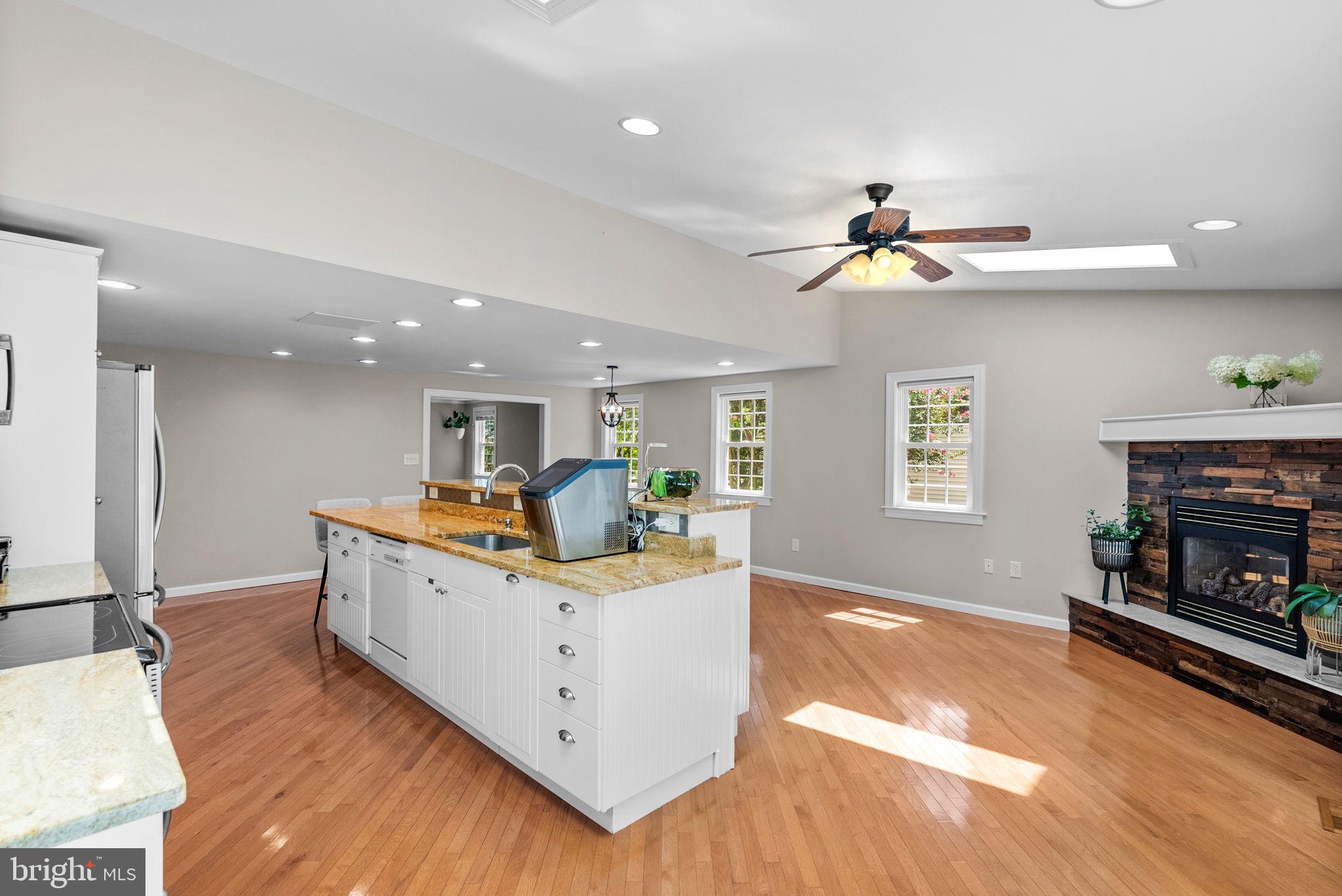 708 Radnor Ct