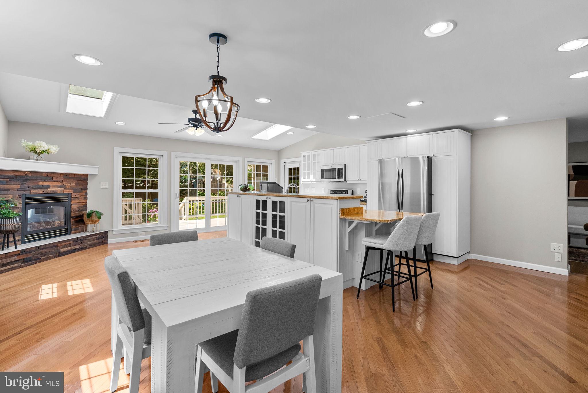708 Radnor Ct