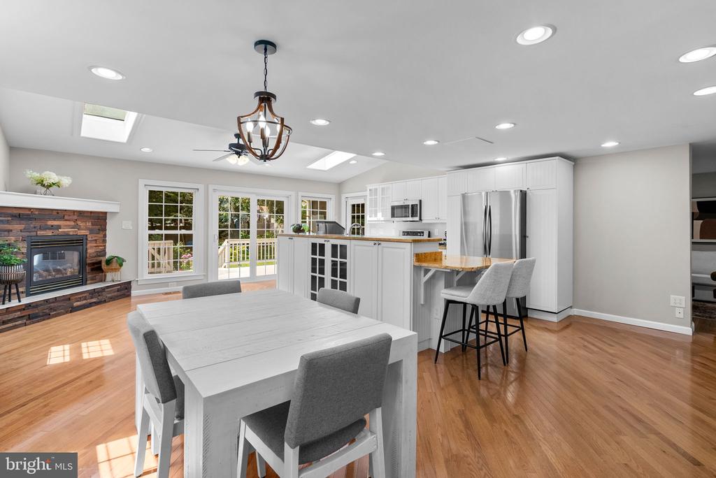 708 Radnor Ct