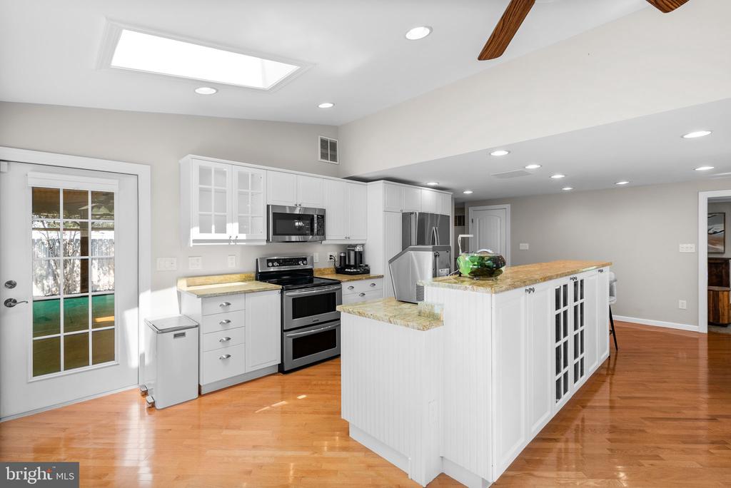 708 Radnor Ct