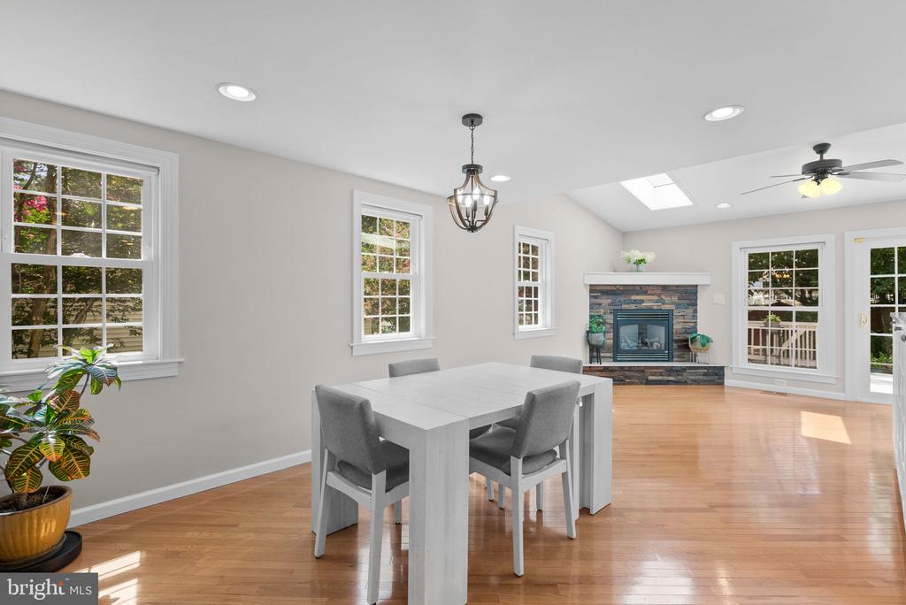 708 Radnor Ct