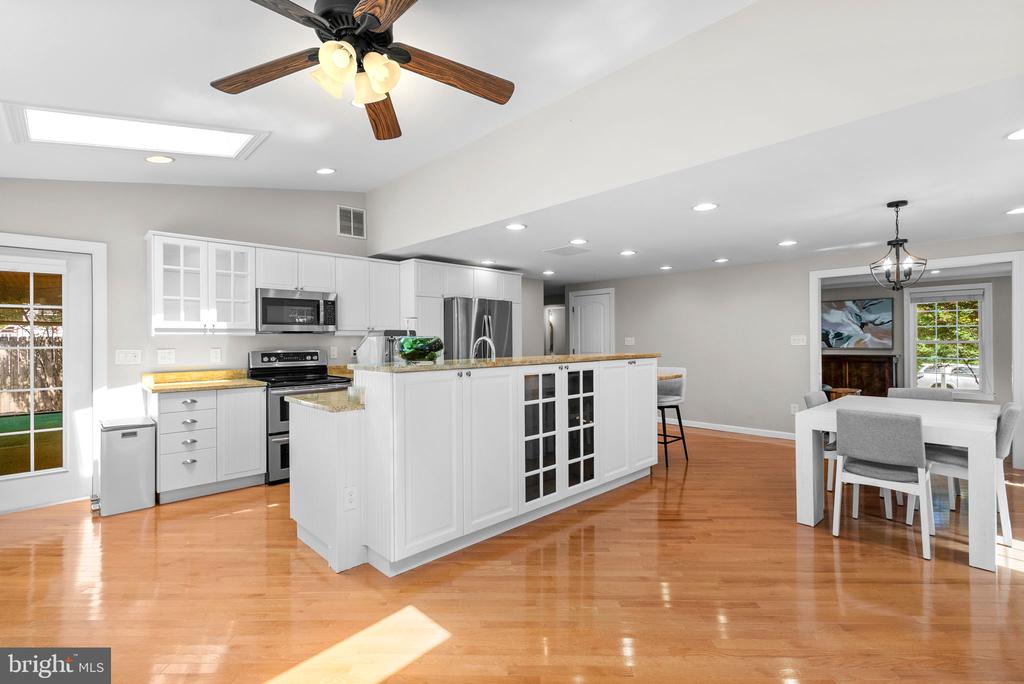708 Radnor Ct