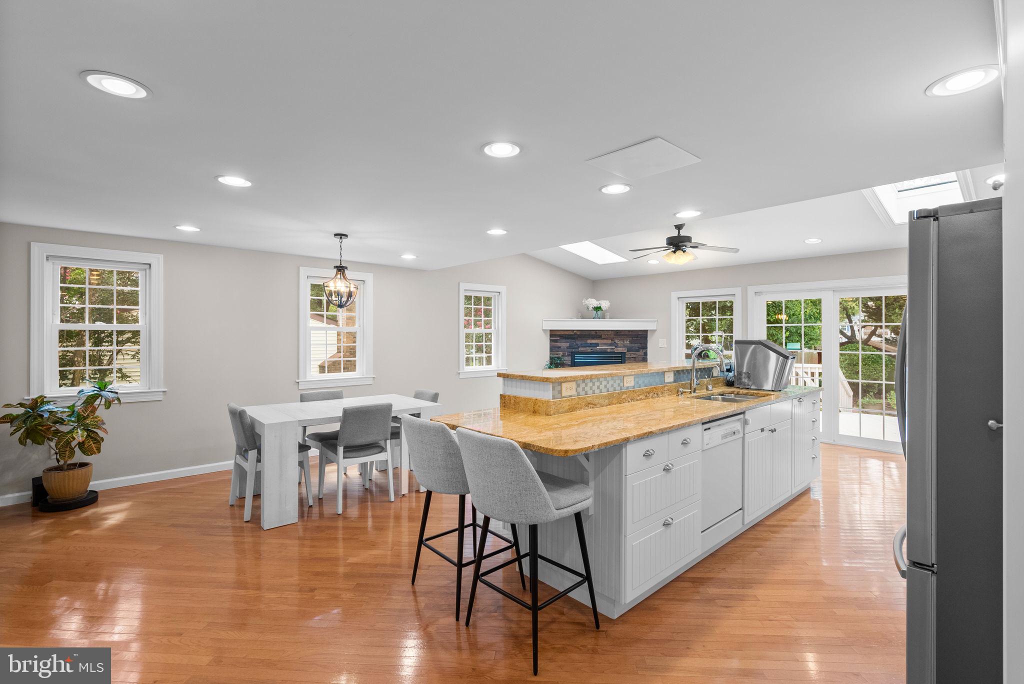 708 Radnor Ct