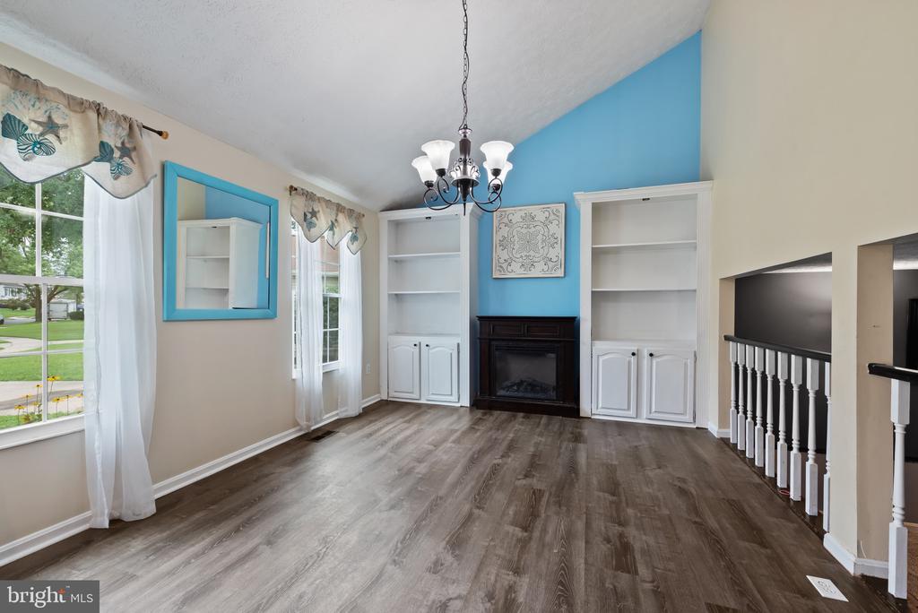 2960 ROSE CROWN CIRCLE